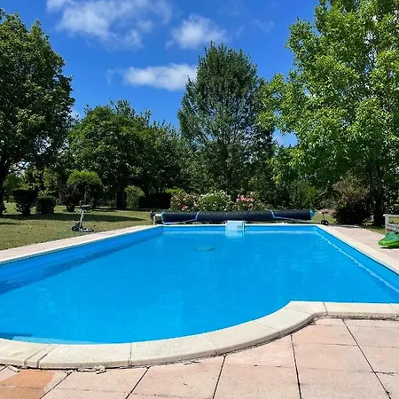 2 De Charme, Piscine Et Calme Absolu Frühstückspension *