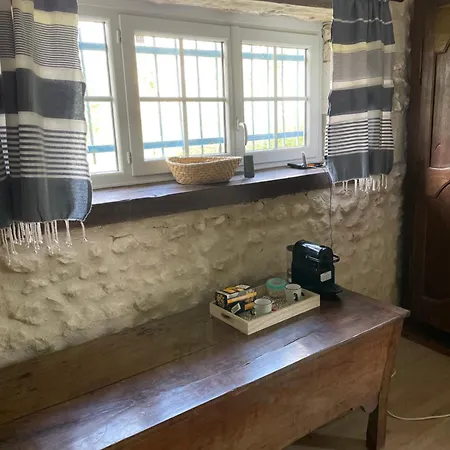 Le Maine Verac Bed & Breakfast Bardenac