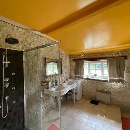 Le Maine Verac Bed & Breakfast Bardenac