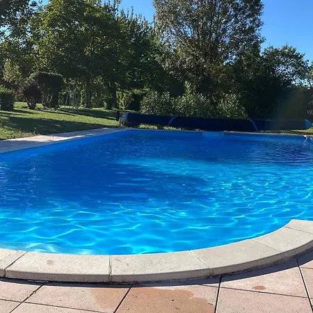 2 De Charme, Piscine Et Calme Absolu Frühstückspension