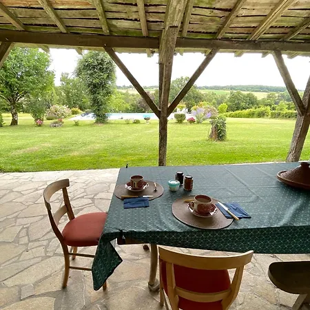 לינה וארוחת בוקר 2 Chambres, Piscine Et Calme, Sud Charente Bardenac